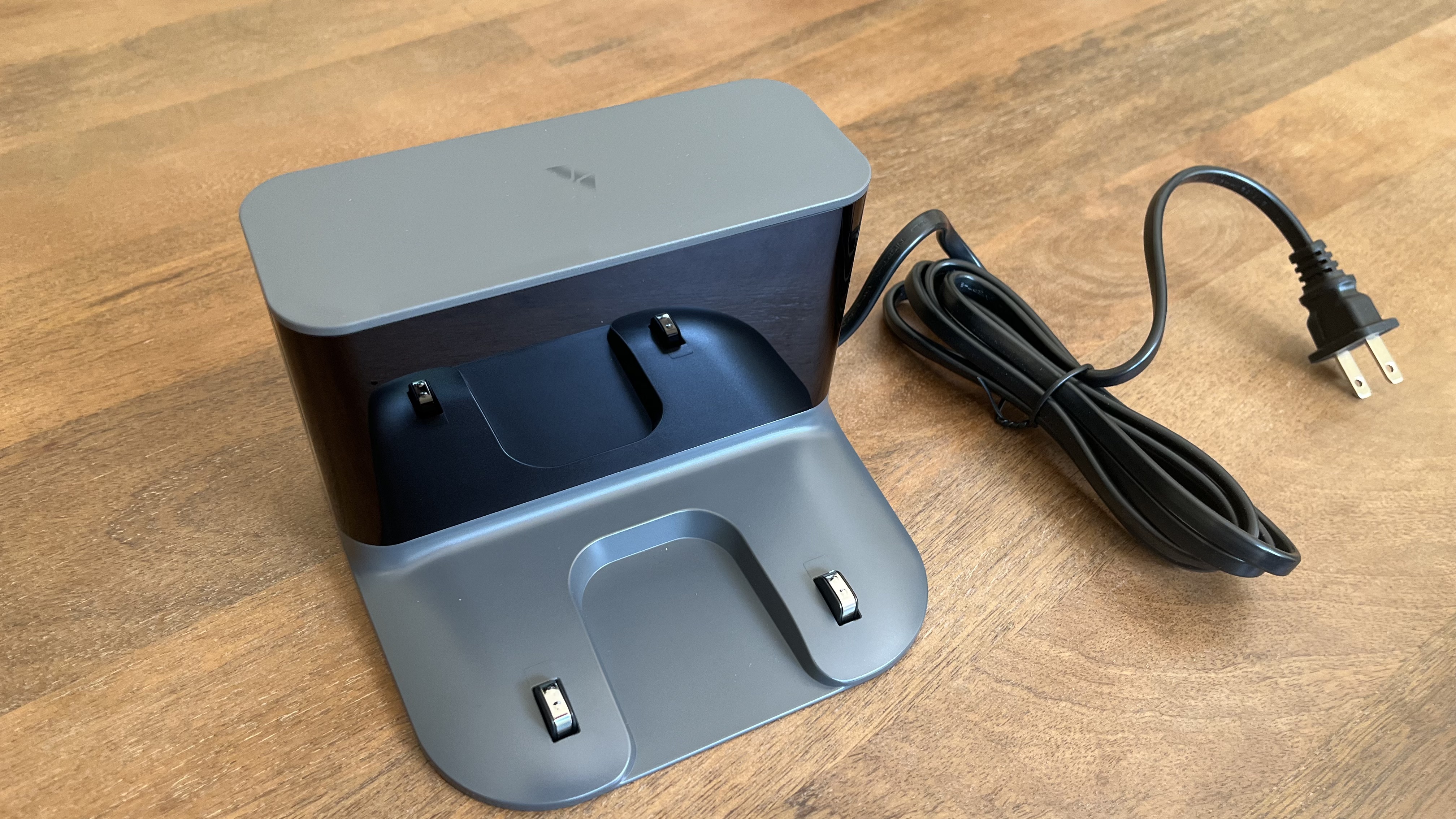 3i G10+ robot vacuum in use