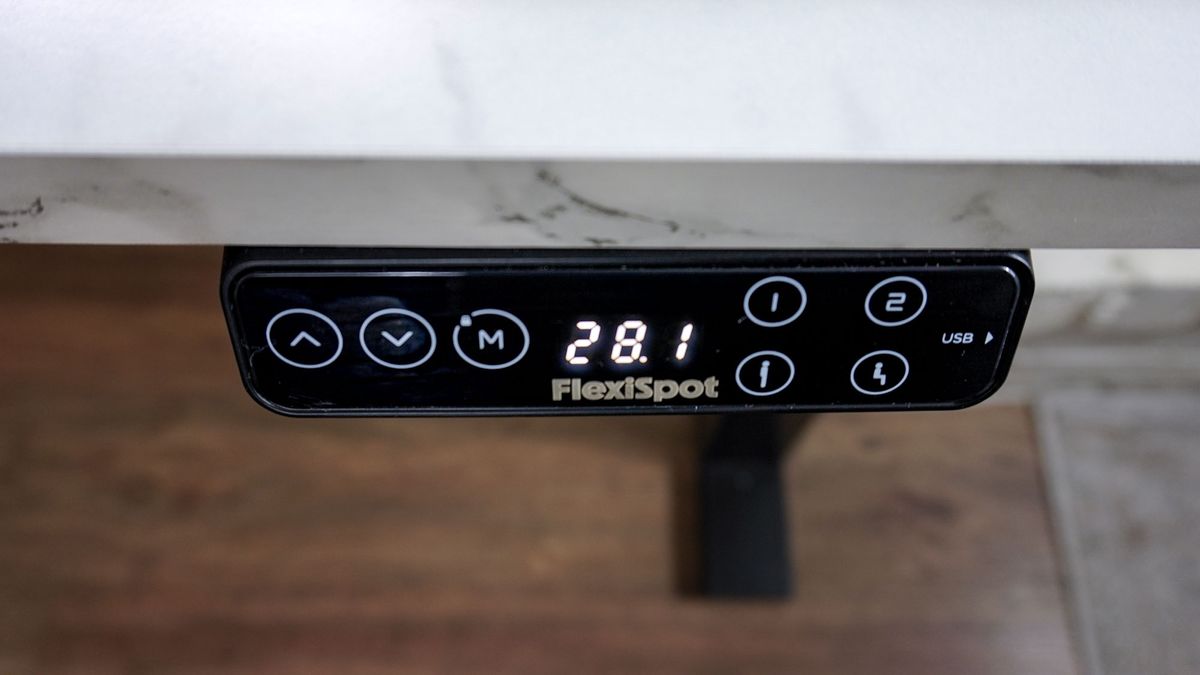 The keypad that comes with the FlexiSpot E7 Plus standing desk