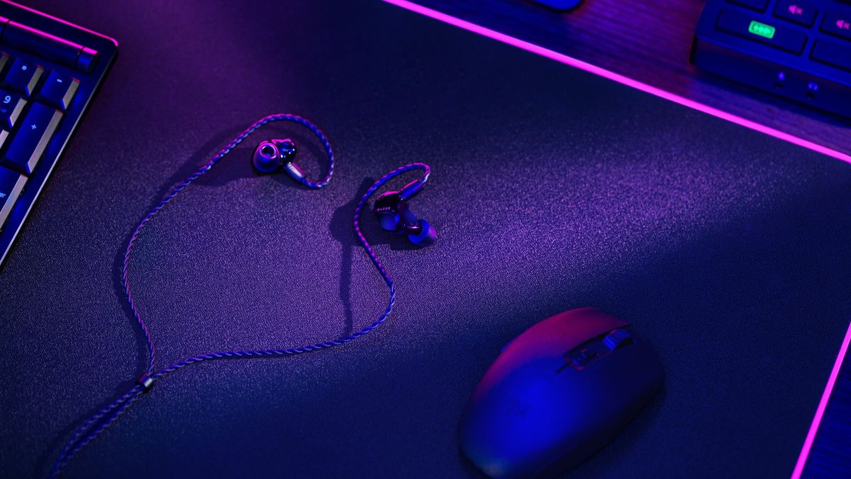 Razer Moray in-hear monitor headphones