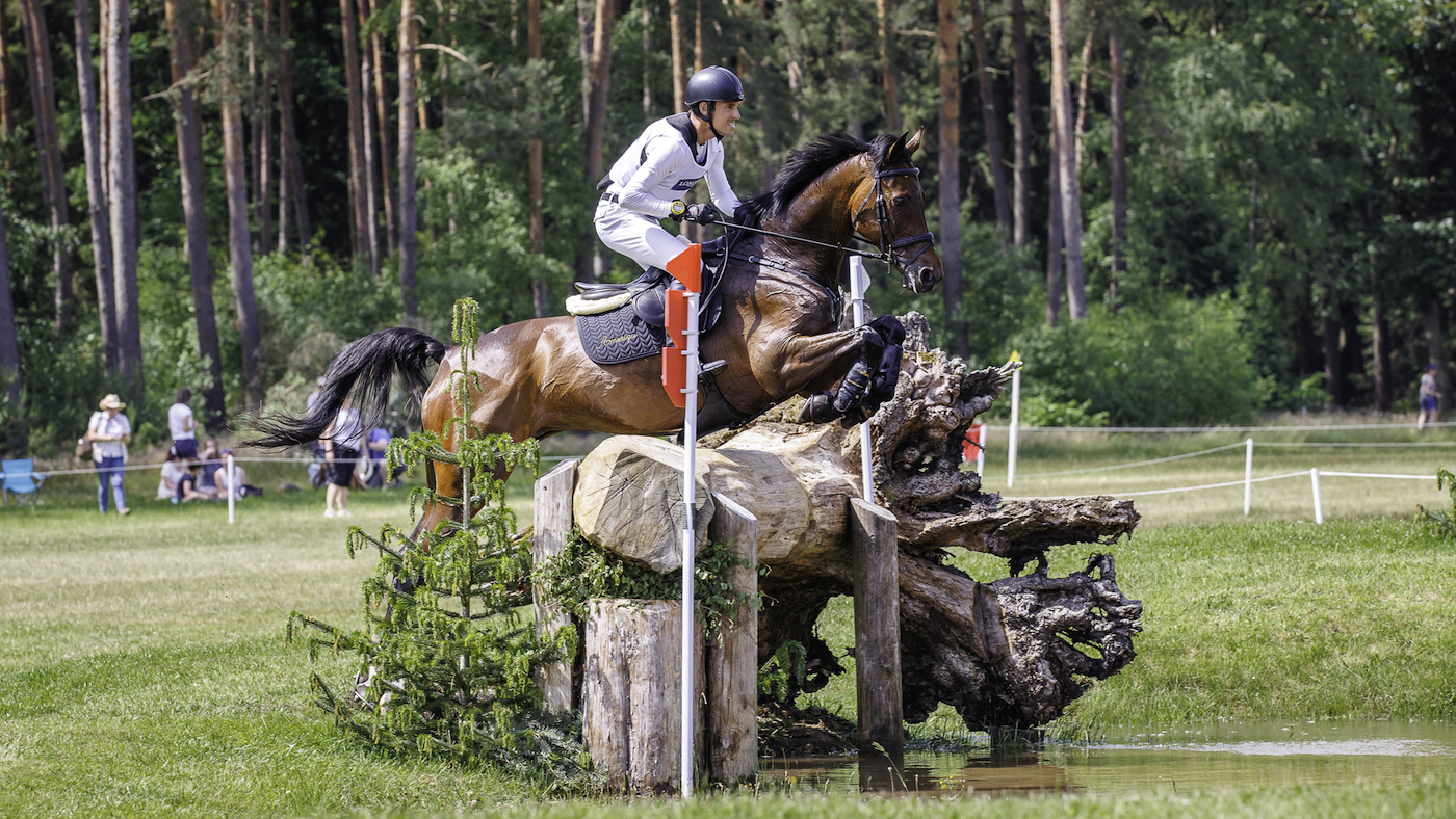 Luhm&uuml;hlen horse trials cross-country results: Felix Vogg takes the lead