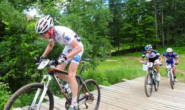 Tristen Schouten (Mafia Racing) leading Jeremy Horgan-Kobelski.