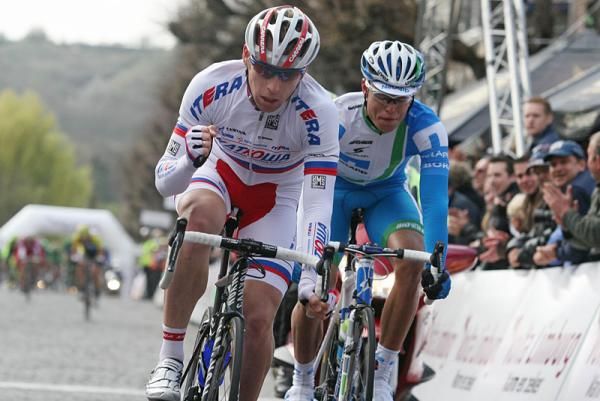 Pavel Brutt (Katusha) takes the victory.