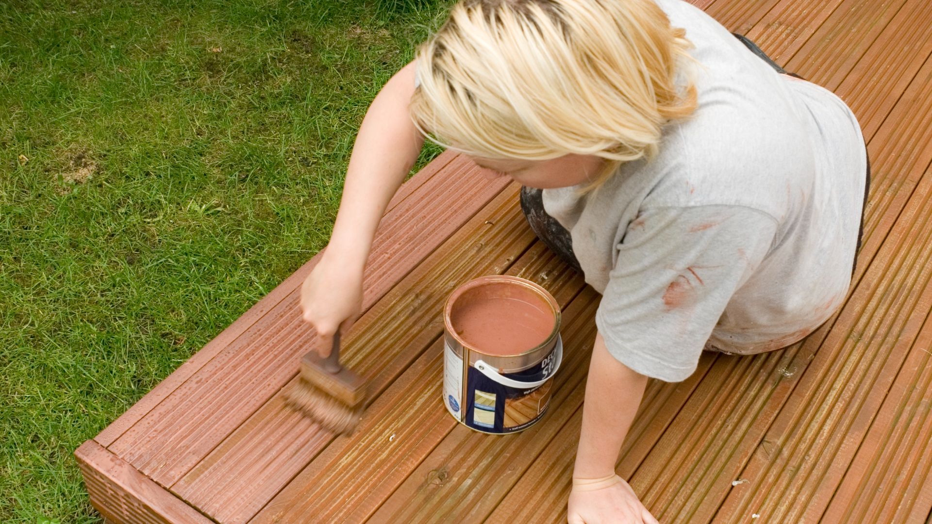 How to clean decking