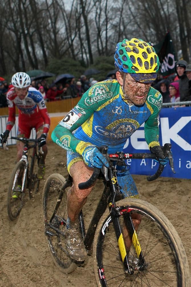 Bart Aernouts (AA Drink) dabs a sand section