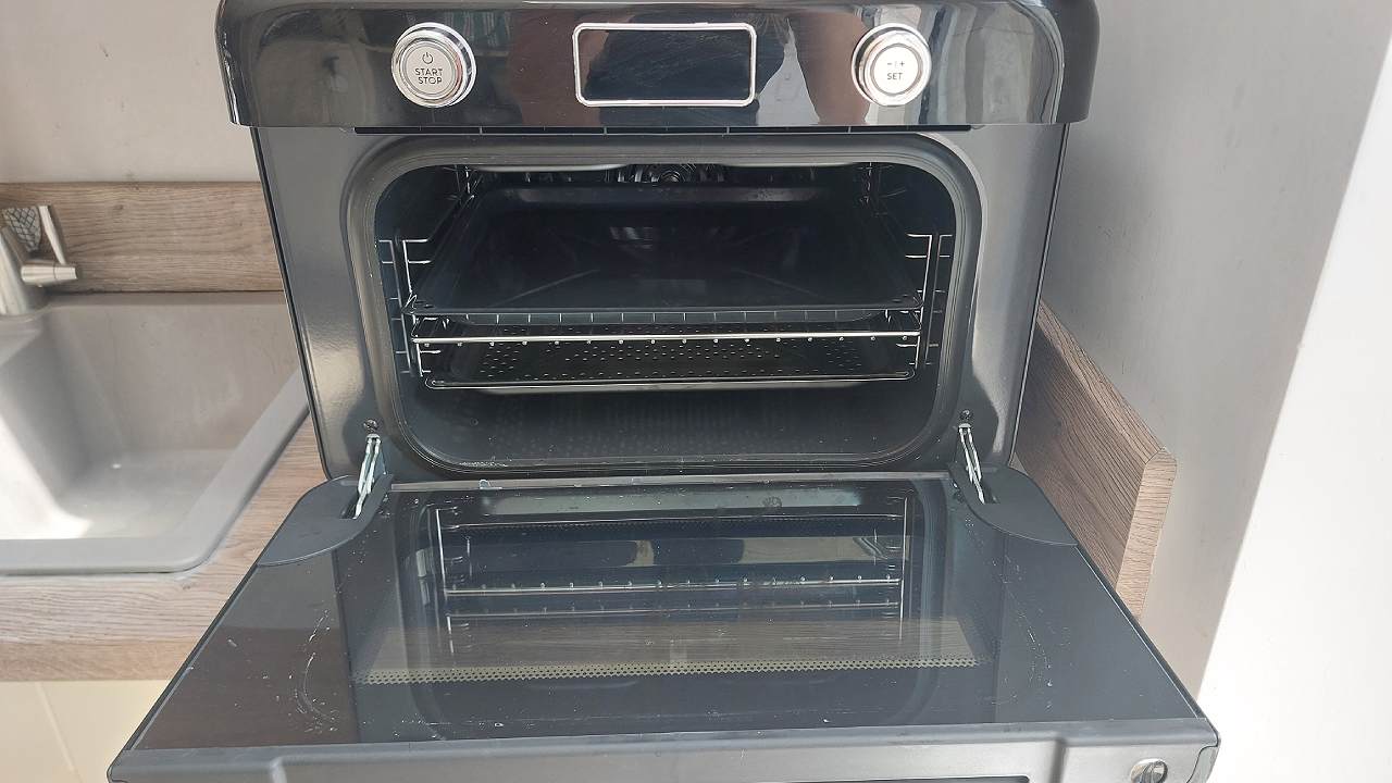 Smeg 10-in-1 Countertop Oven
