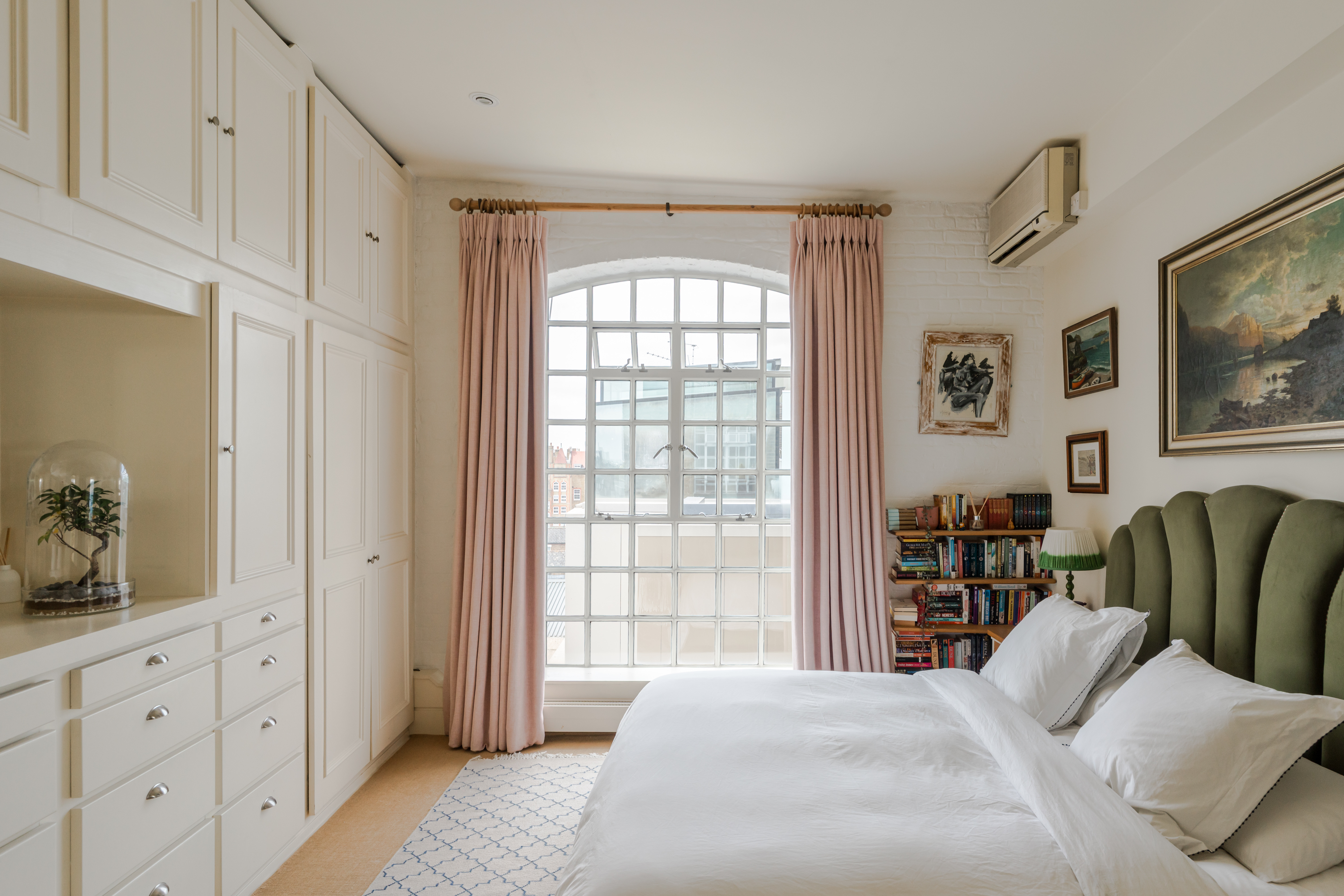 Three bedroom penthouse in Fulham, London