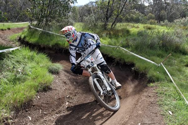 Michelle Crisp races to third in the elite women's category