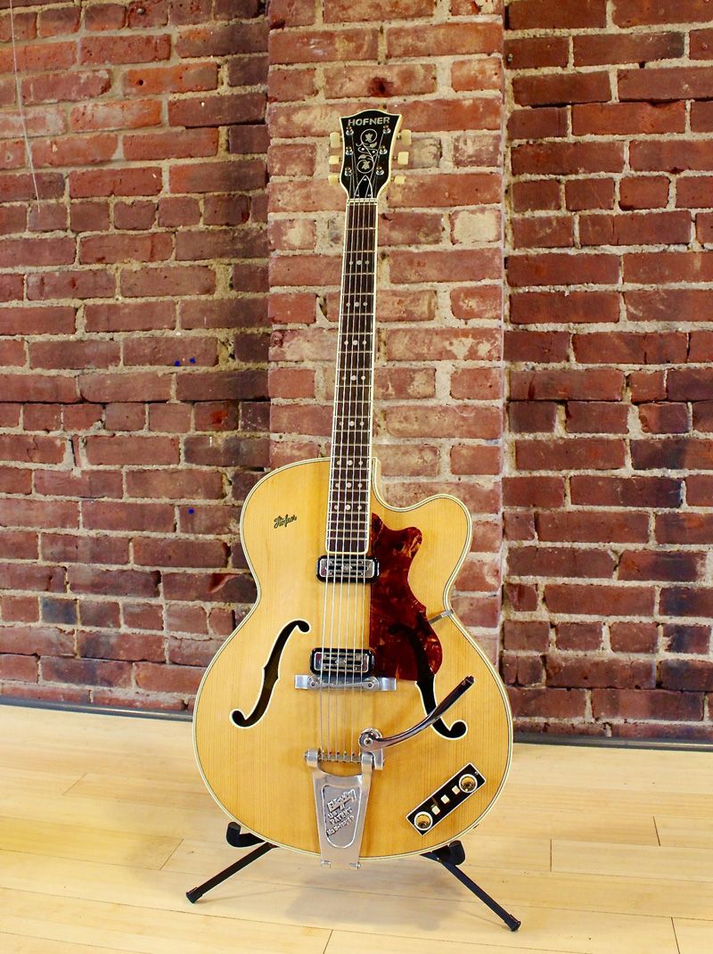 1965 Hofner President.