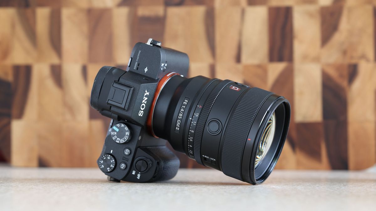 Sony FE 85mm F1.4 GM II review: a spectacular portrait lens | TechRadar