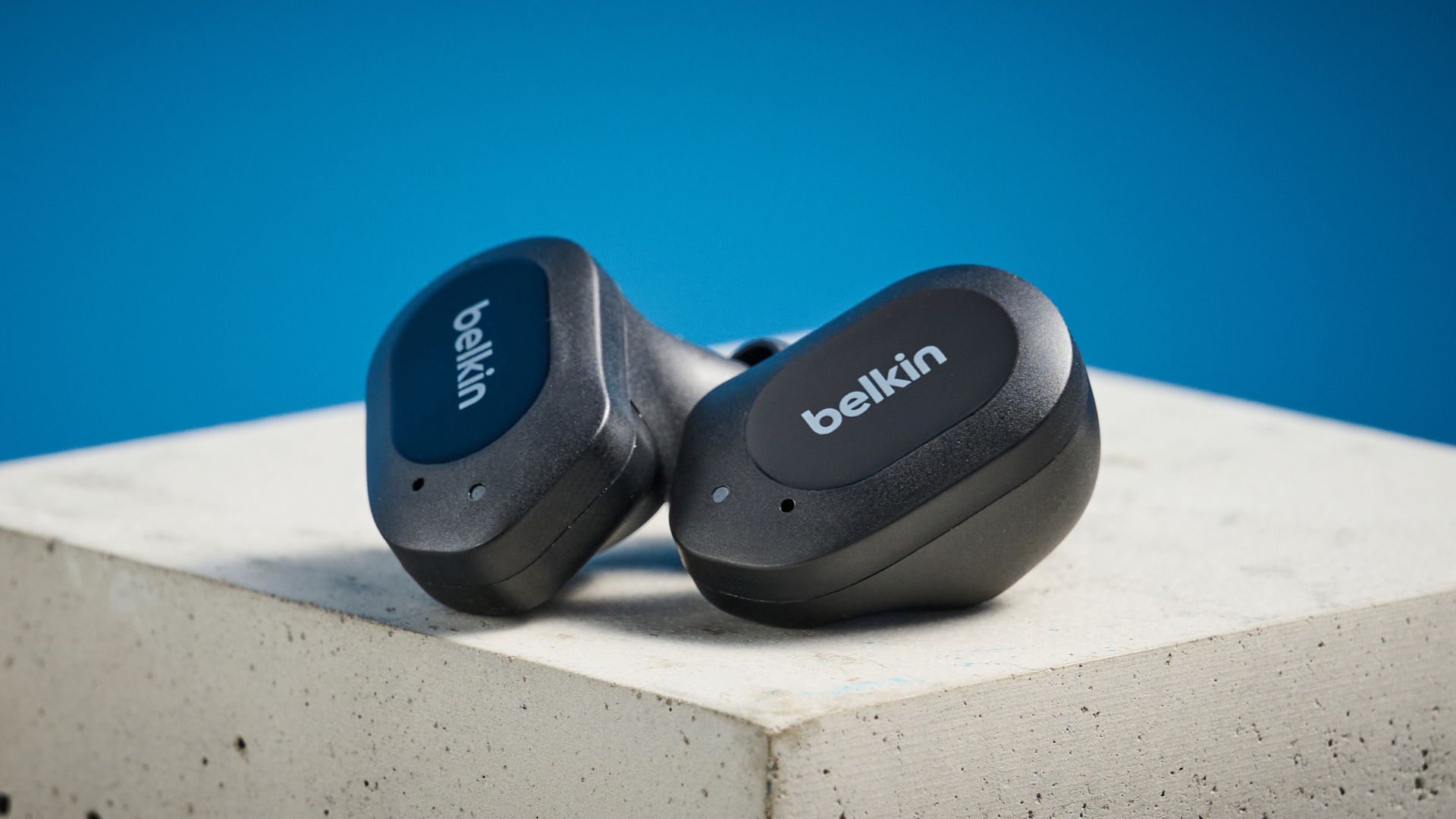 Black Belkin SoundForm Play cheap wireless earbuds