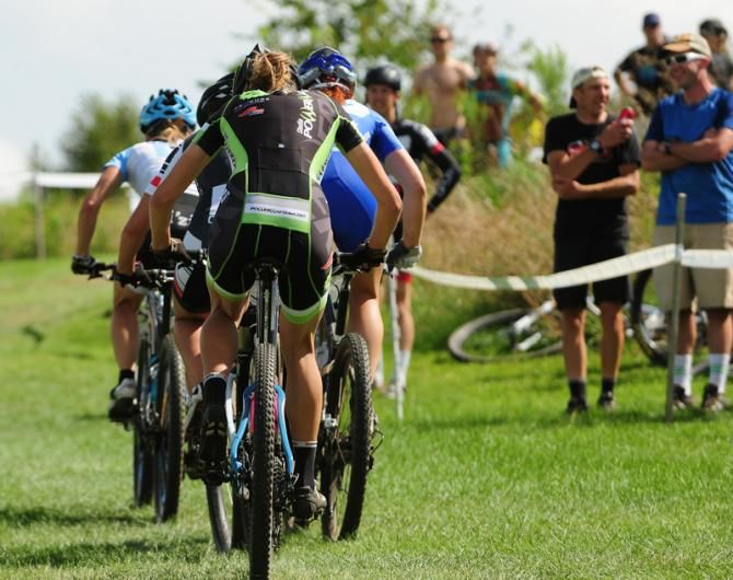A chase group being led by Judy Freeman (Crankbrothers)