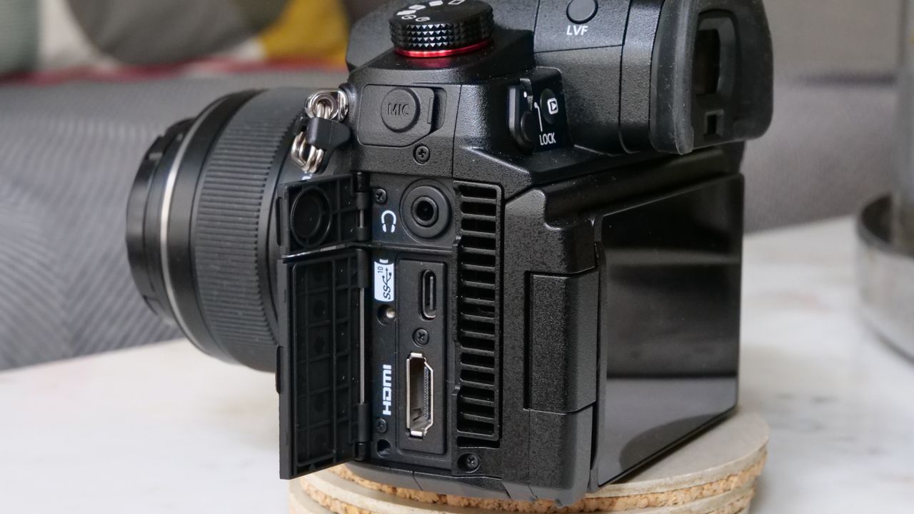 The Panasonic GH6 camera sitting on a table