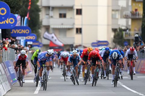 TirrenoAdriatico sprinters regret mistakes as Philipsen dominates in