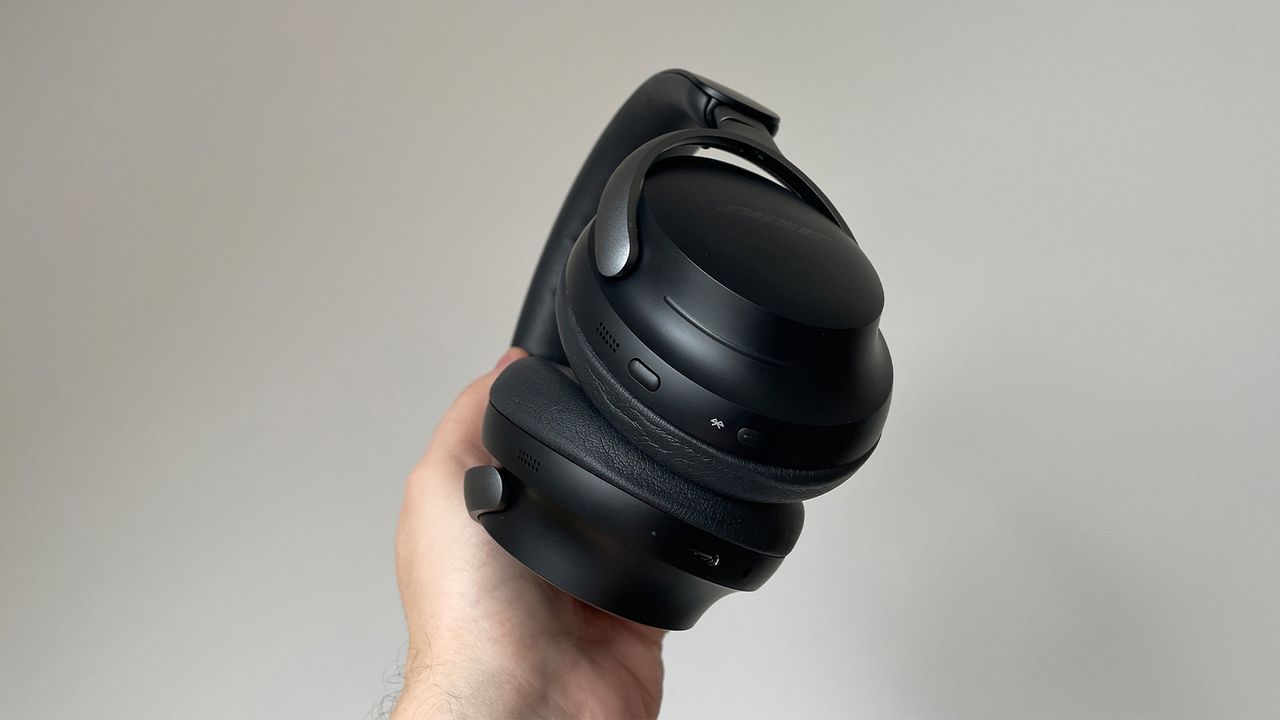 Noise cancelling headphones: Bose QuietComfort Ultra Headphones