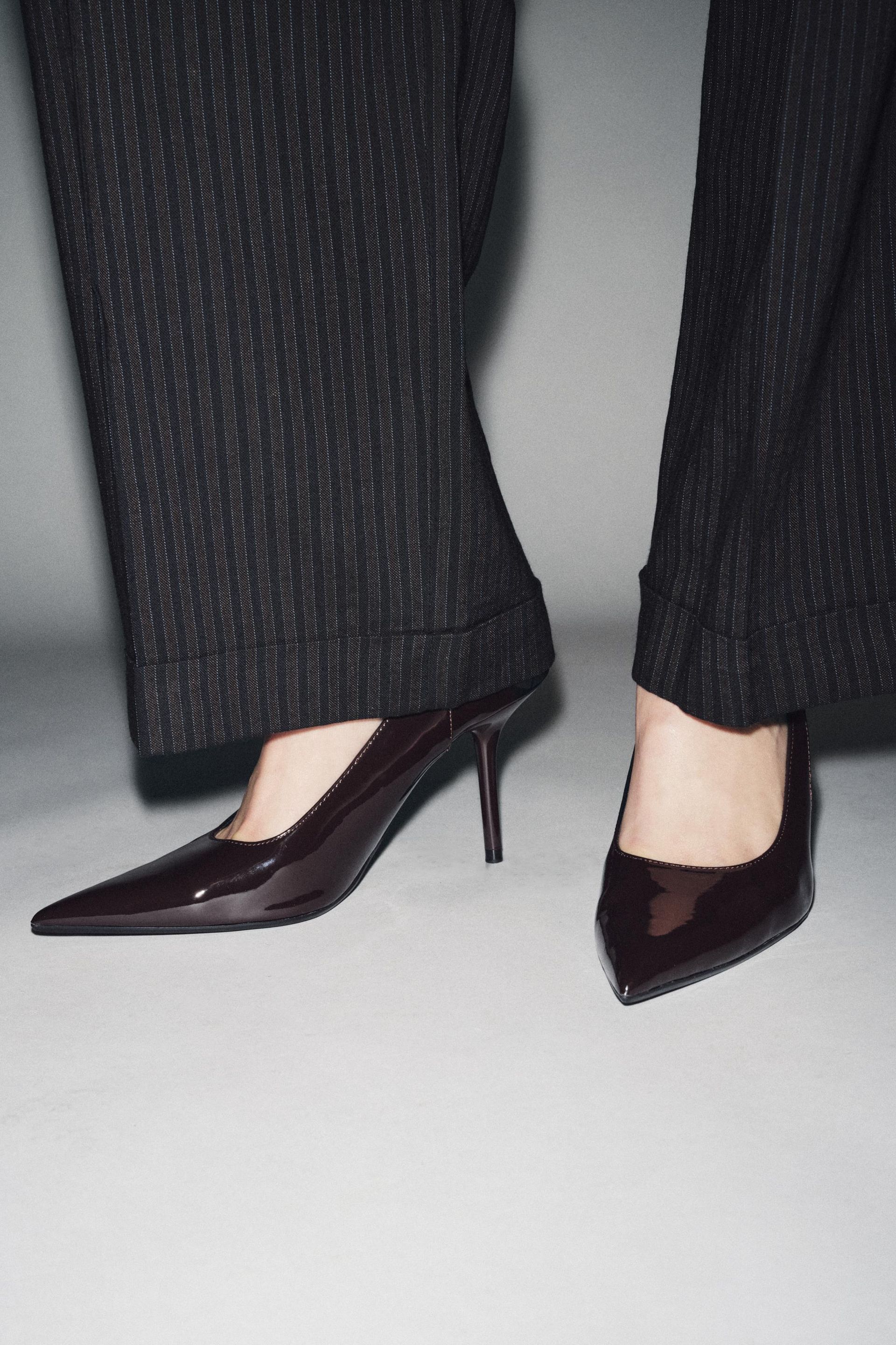 High-Heel Shoes With Side Cut-Outs