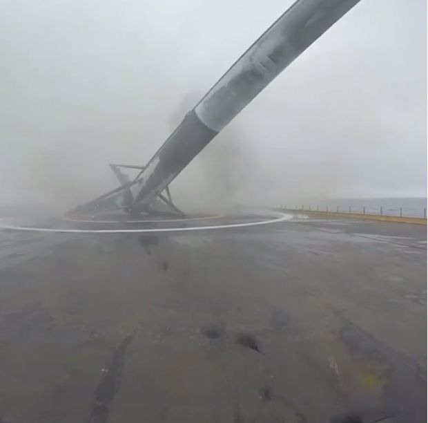 Video Shows SpaceX Falcon 9 Rocket Land on Droneship, Then Fall Over ...