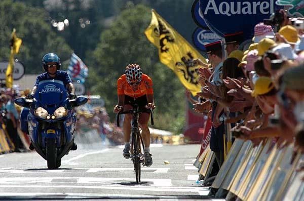 I&ntilde;igo Landaluze (Euskaltel-Euskadi) chased