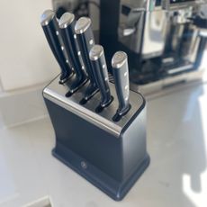 Tefal's self sharpening knife set