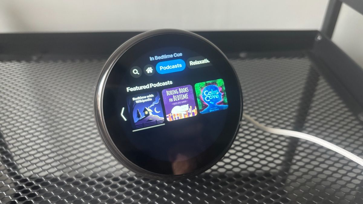 The Ambient Dreamie displaying a library of featured sleep podcasts.