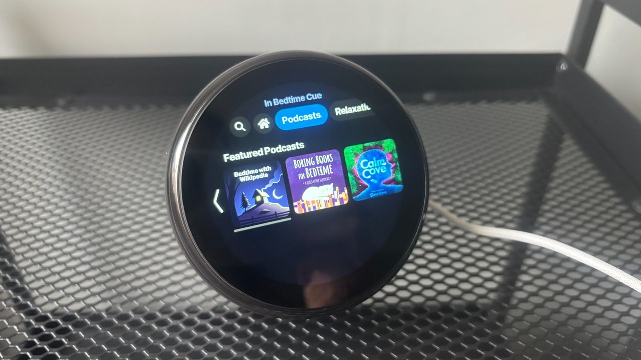 The Ambient Dreamie displaying a library of featured sleep podcasts.
