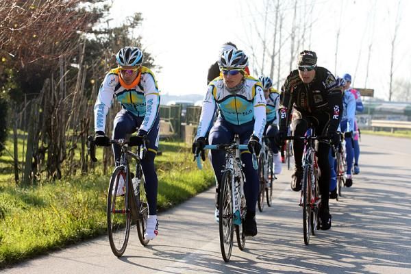 Alberto Contador and Alexander Vinokourov set tempo during a training ride.