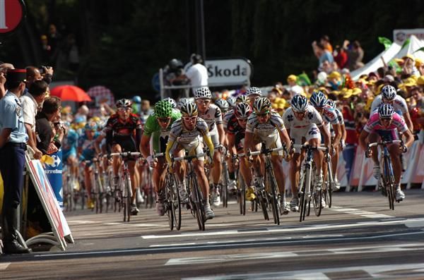 The peloton sprints for the line. Mark Cavendish (Columbia-HTC) led the bunch in but was later relegated for irregular sprinting