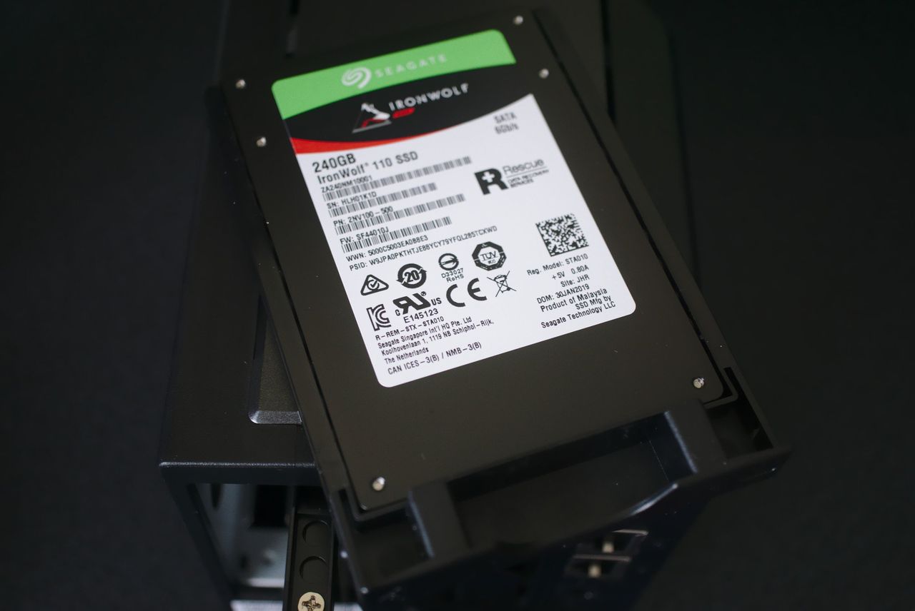 Synology DS419slim