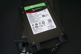 Synology DS419slim and Seagate IronWolf SSD