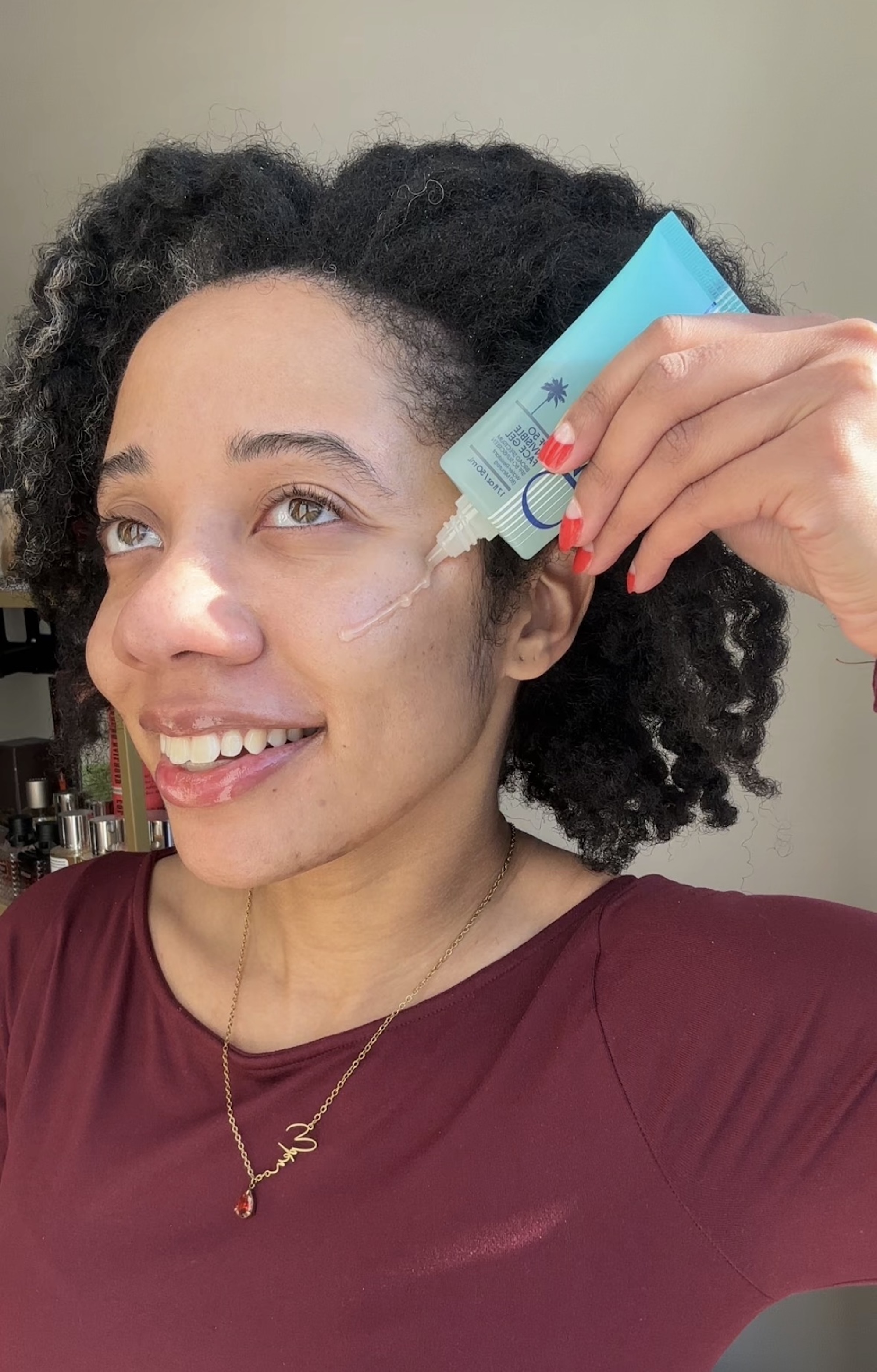 eden stuart applying a hyperpigmentation treatment
