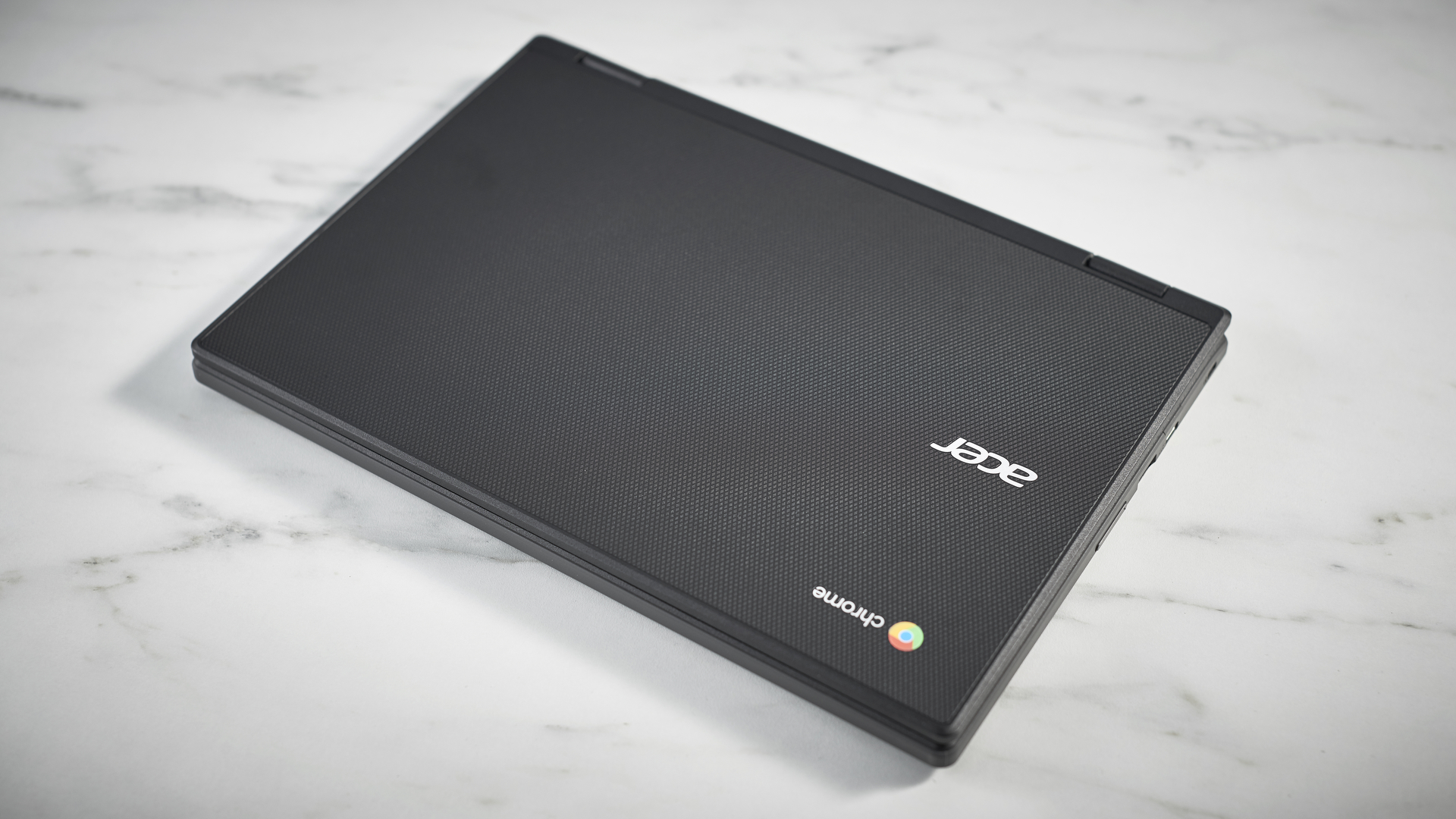 Acer Chromebook Spin 311 di atas meja