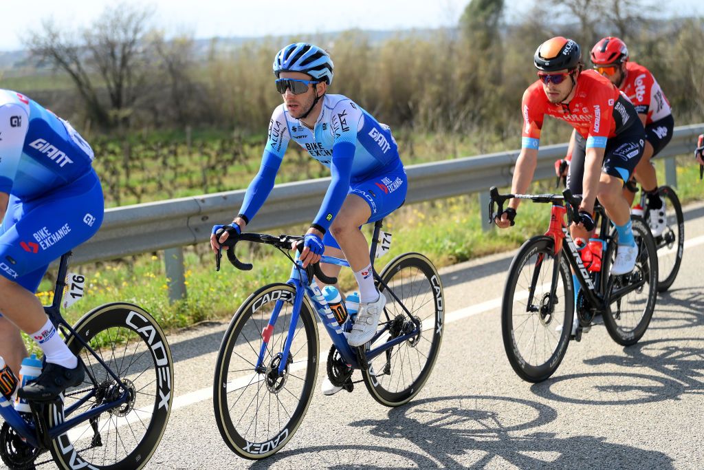 PERPIGNAN FRANCE MARCH 22 Simon Yates of United Kingdom and Team BikeExchange Jayco competes during the 101st Volta Ciclista a Catalunya 2022 Stage 2 a 2024km stage from LEscala to Perpignan VoltaCatalunya101 WorldTour on March 22 2022 in Perpignan France Photo by David RamosGetty Images