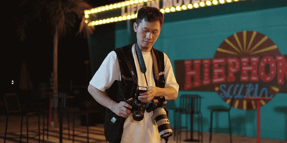 The Godox iT32 attaching to the X5 hotshoe and trigger