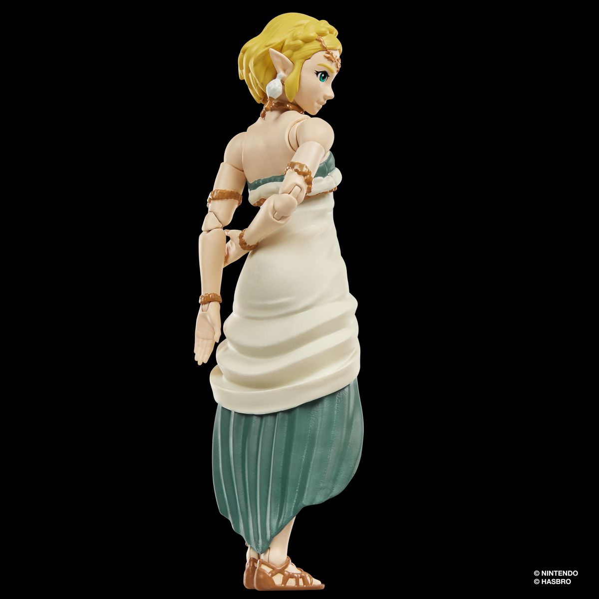 Hasbro Pulse Princess Zelda figure against a dark background