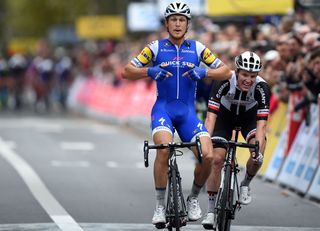 Matteo Trentin wins Paris-Tours 2017