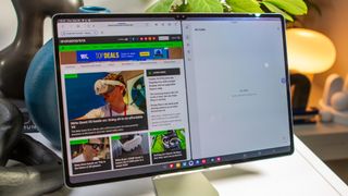 Split-screen multitasking on Samsung Galaxy Tab S10 Ultra