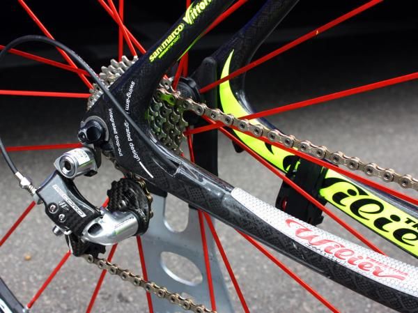 The rear derailleur cable on the Wilier Cento 1 Superleggera runs externally along the down tube before making a brief internal run through the chain stay.