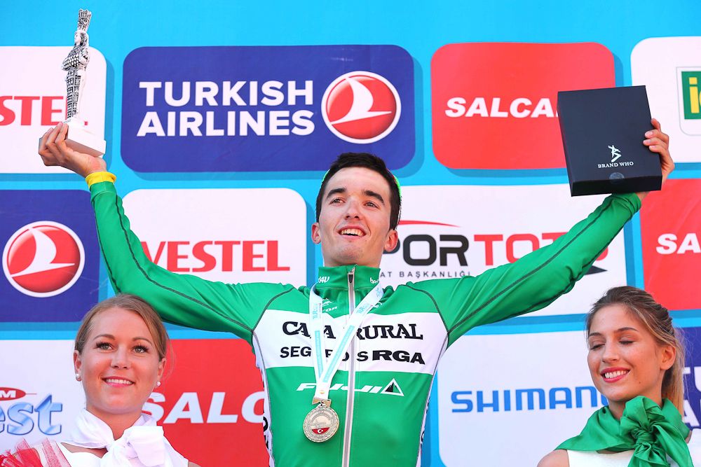 Pello Bilbao on the podium.