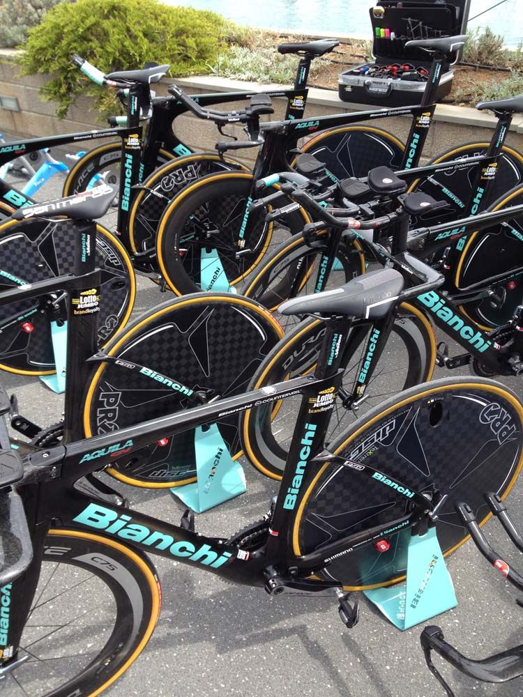 The LottoNL-jumbo team used black Bianchi Aquila CV TT bikes