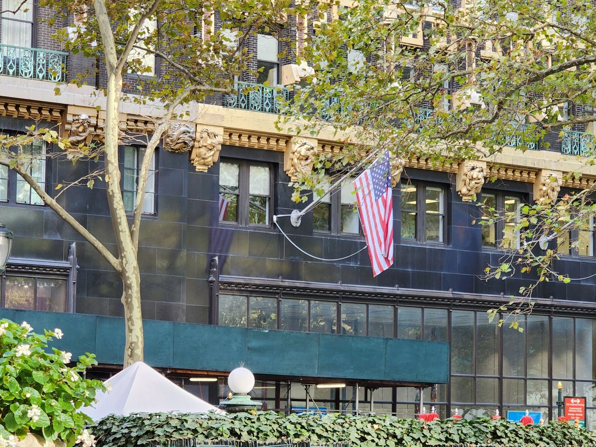 galaxy s22 ultra zoom flag 5x