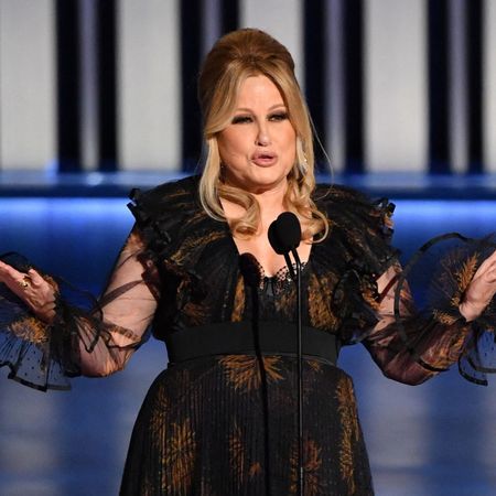 Jennifer Coolidge giving her acceptance speech at the 2024 Emmy awards