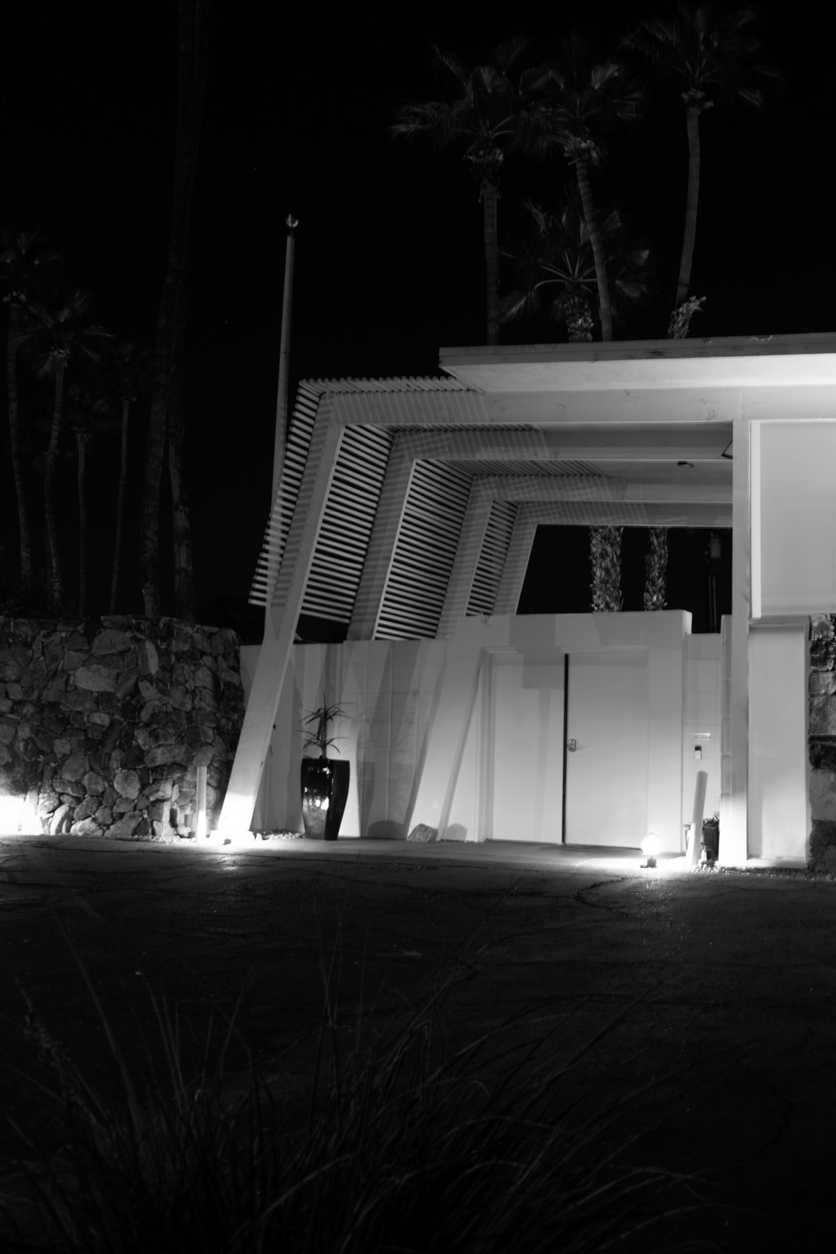 Palm Springs at Night, shot and shown as an evening tour story during palm springs modernism week 2026