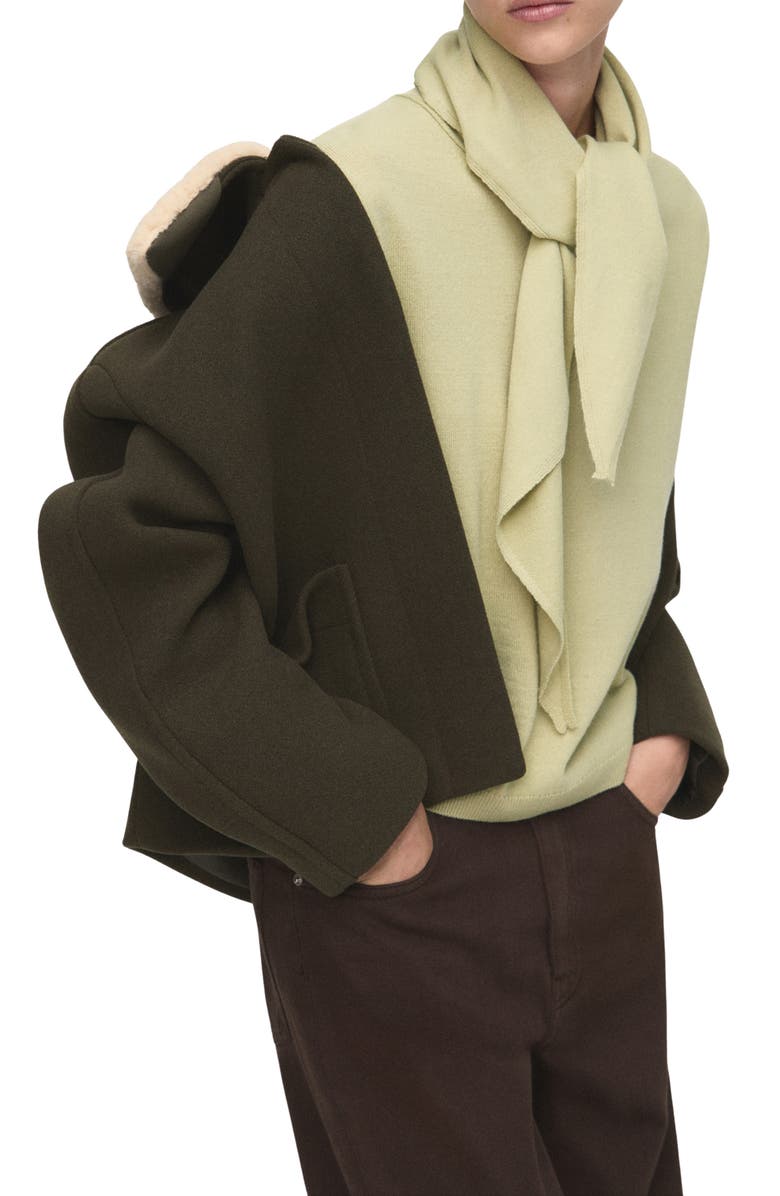 Short Sleeve Sweater With Scarf