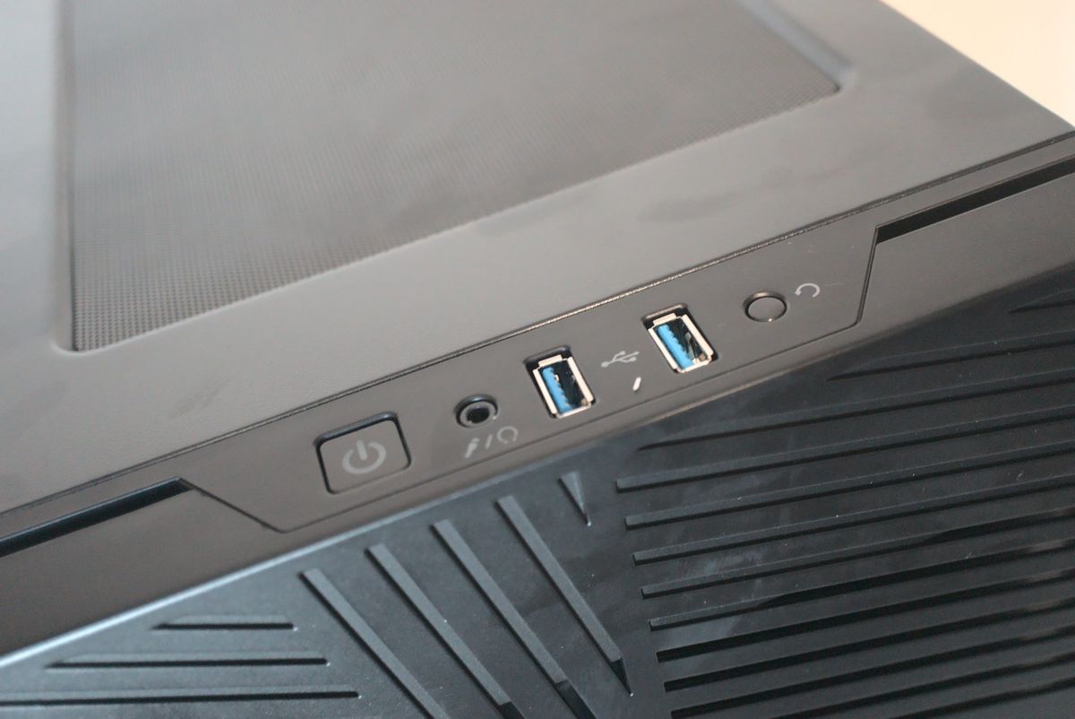Corsair 275R Airflow