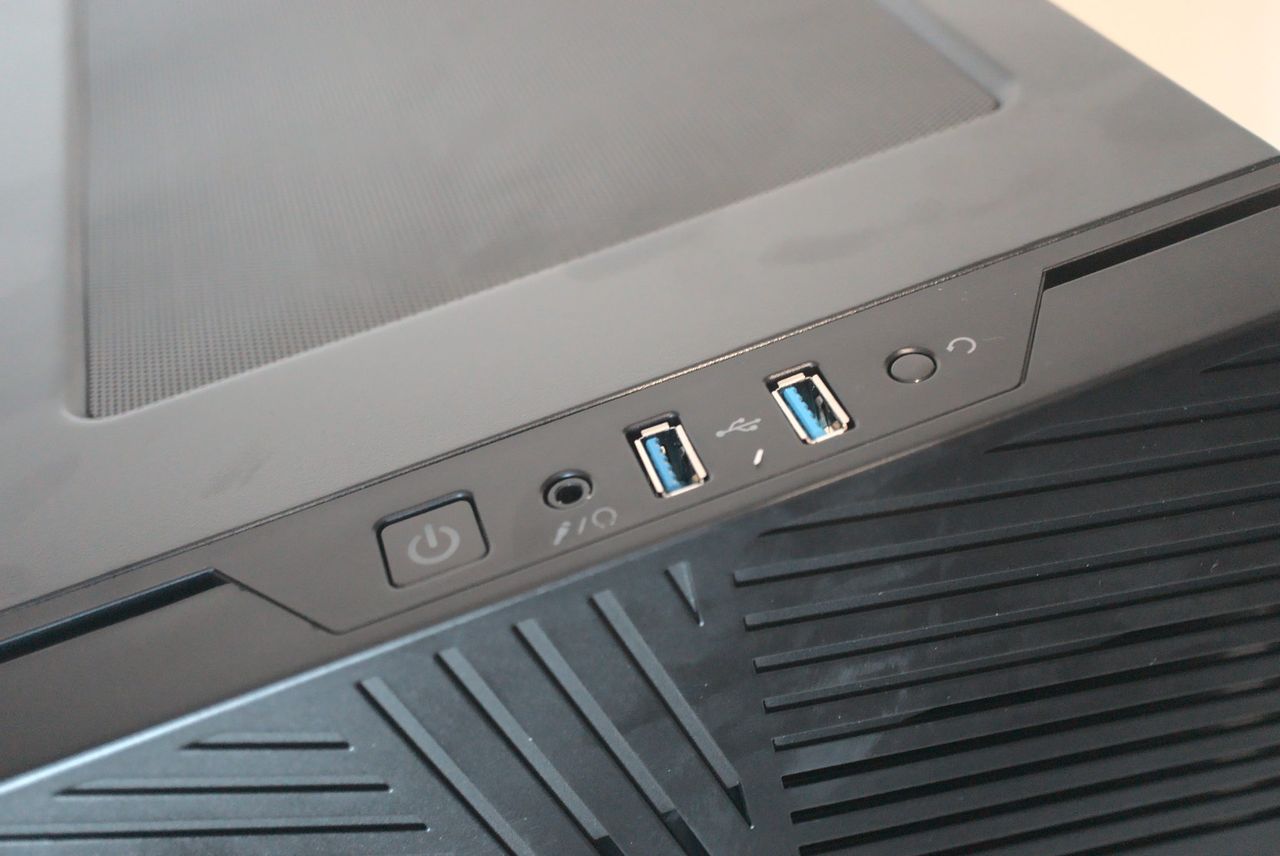 Corsair 275R Airflow