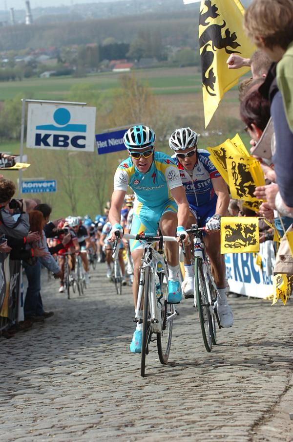 Simon Clarke (Astana) followed by Chavanel
