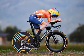 UEC European Championships: Nienke Vinke storms to victory in U23 women's time trial title