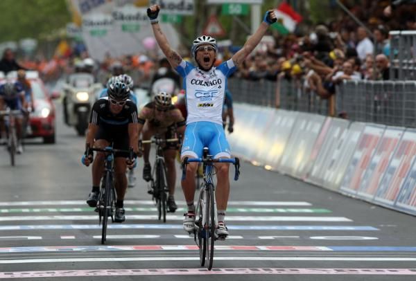 Manuel Belletti (Colnago-CSF Inox) salutes in Cesenatico