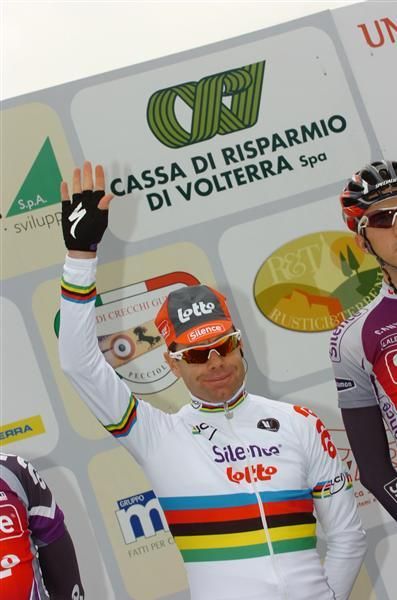 World Champion Cadel Evans (Silence-Lotto) is presented at the Coppa Sabatini.