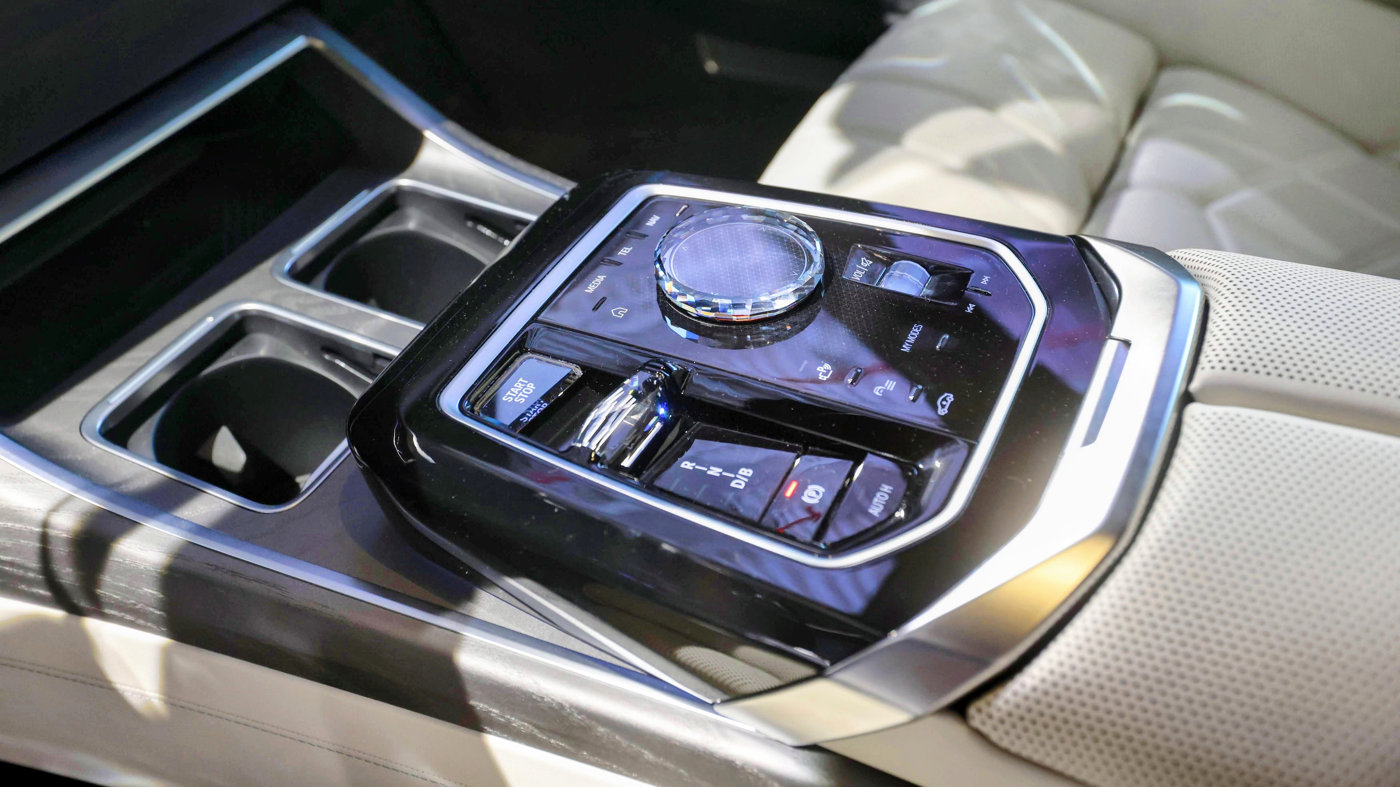 Close-up of the controls in the center console of the BMW i7