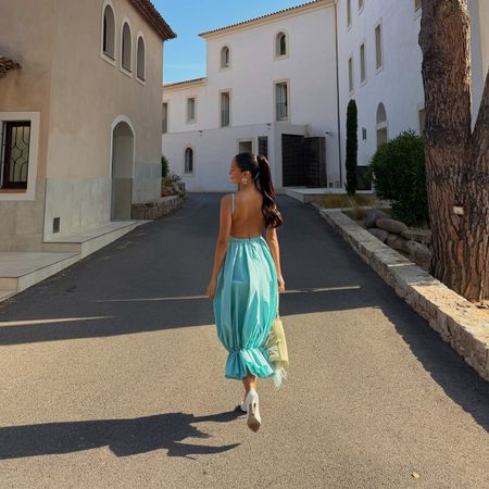 Alexandra Leclerc wearing the aqua blue color trend.